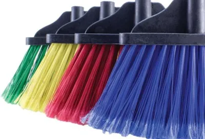 Escoba Tipo Abanico con Fibra de PVC · El Castor